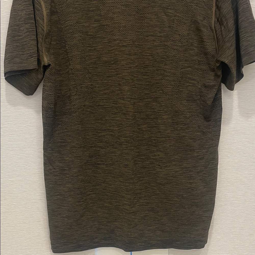 LULULEMON METAL VENT TECH MENS SHIRT! Size: L! - Picture 8 of 11